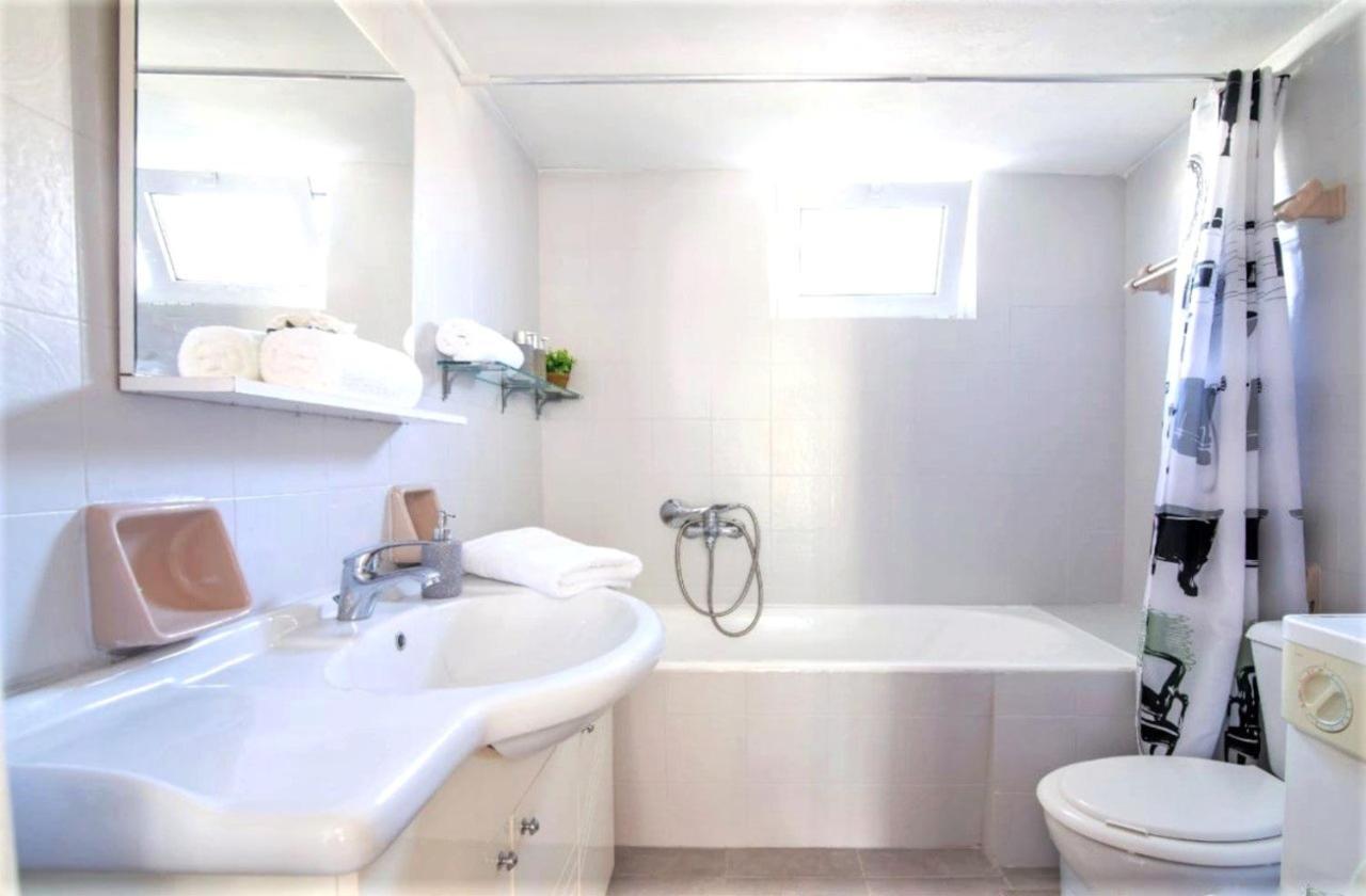Apartemen 100 m² dengan 2 kamar tidur dan 1 kamar mandi pribadi di Heraklion Bagian luar foto
