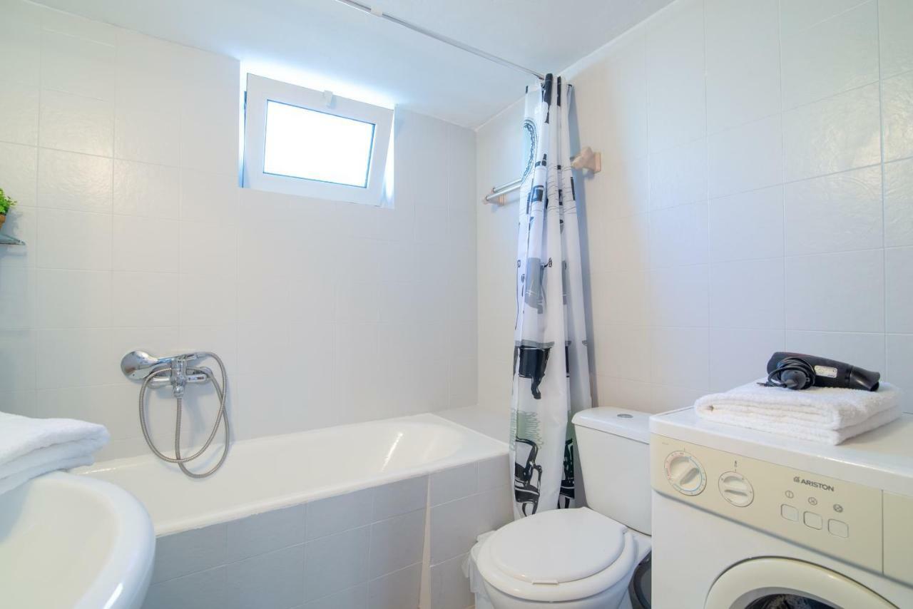 Apartemen 100 m² dengan 2 kamar tidur dan 1 kamar mandi pribadi di Heraklion Bagian luar foto
